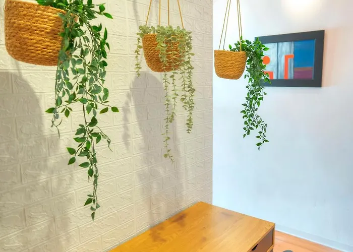 Cozy 2bedroom Seafront Apartment, Balcony Goslm-10