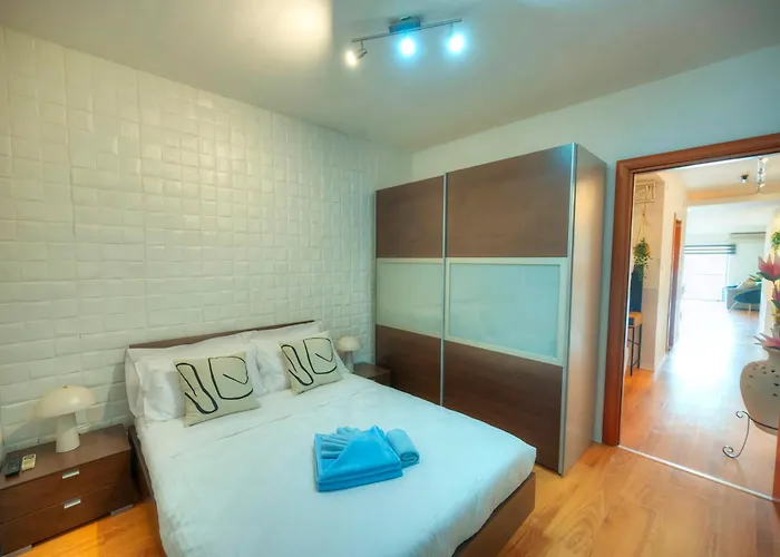 Cozy 2bedroom Seafront Apartment, Balcony Goslm-10 Apartamento