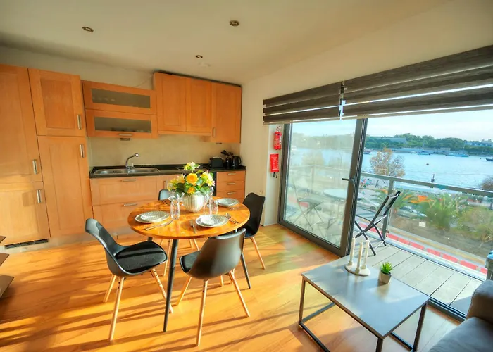 Apartamento Cozy 2bedroom Seafront Apartment, Balcony Goslm-10 *