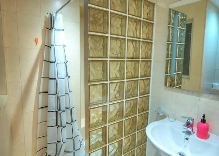 Cozy 2bedroom Seafront Apartment, Balcony Goslm-10 * Sliema