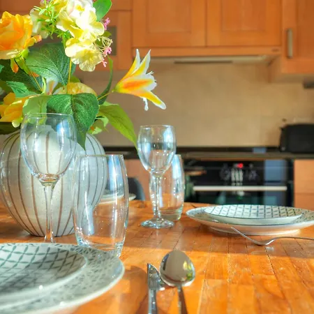 Cozy 2bedroom Seafront Apartment, Balcony Goslm-10 *