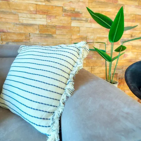 Daire Cozy 2bedroom Seafront Apartment, Balcony Goslm-10 Sliema