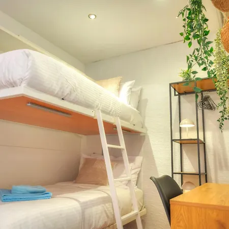 Cozy 2bedroom Seafront Apartment, Balcony Goslm-10 Apartamento