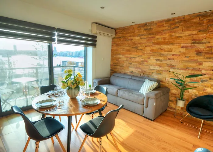 Apartament Cozy 2bedroom Seafront Apartment, Balcony Goslm-10 *