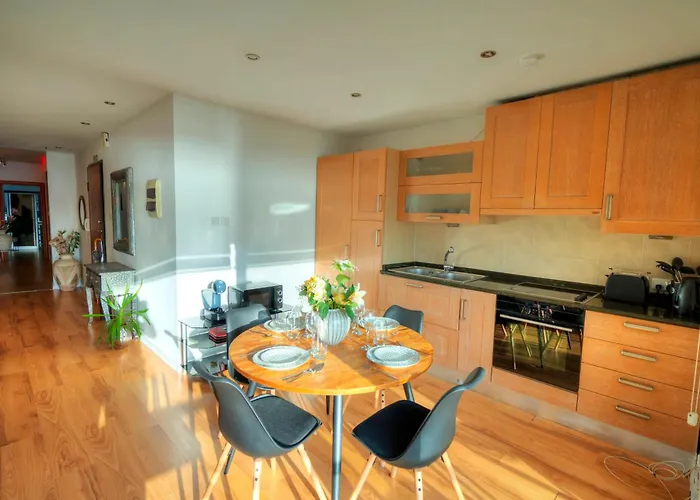 Cozy 2bedroom Seafront Apartment, Balcony Goslm-10 Apartament