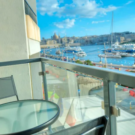 Cozy 2bedroom Seafront Apartment, Balcony Goslm-10 דירה סליאמה